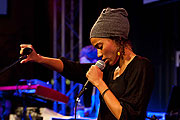 Launch der Reethym of Lite Kampagne in Deutschland mti der Sängerin Nneka
